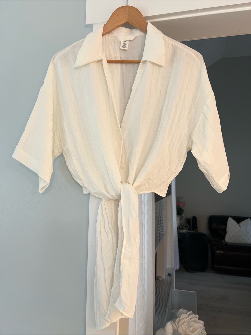 H&M White Textured Tie-Front Blouse